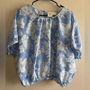 C&C California Blue Floral 100% linen Top Sz XL